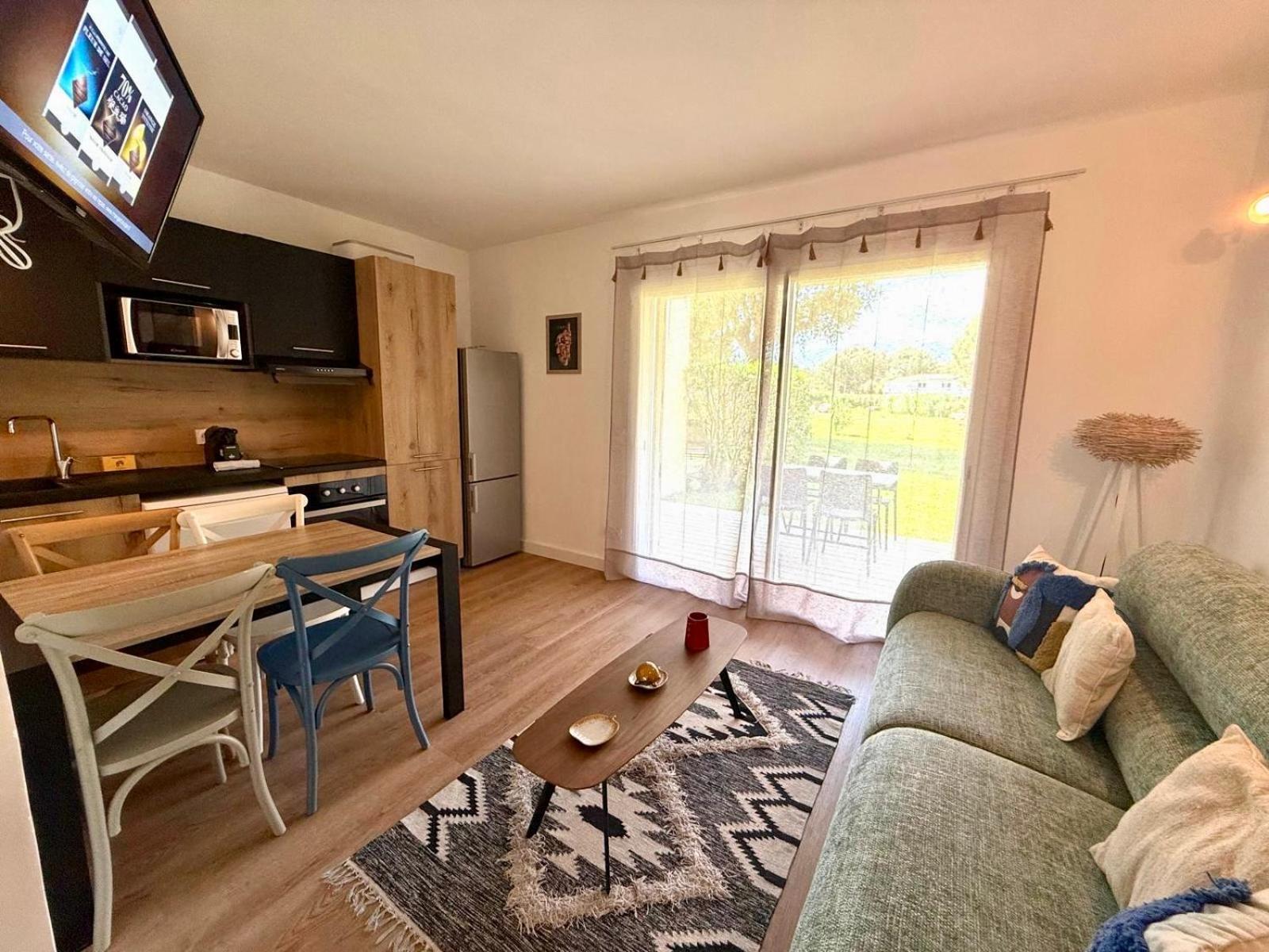 לצ'י Cala Rossa By Sarai, Apt T2 4 Personnes, Dans Residence Hoteliere Avec Piscine מראה חיצוני תמונה